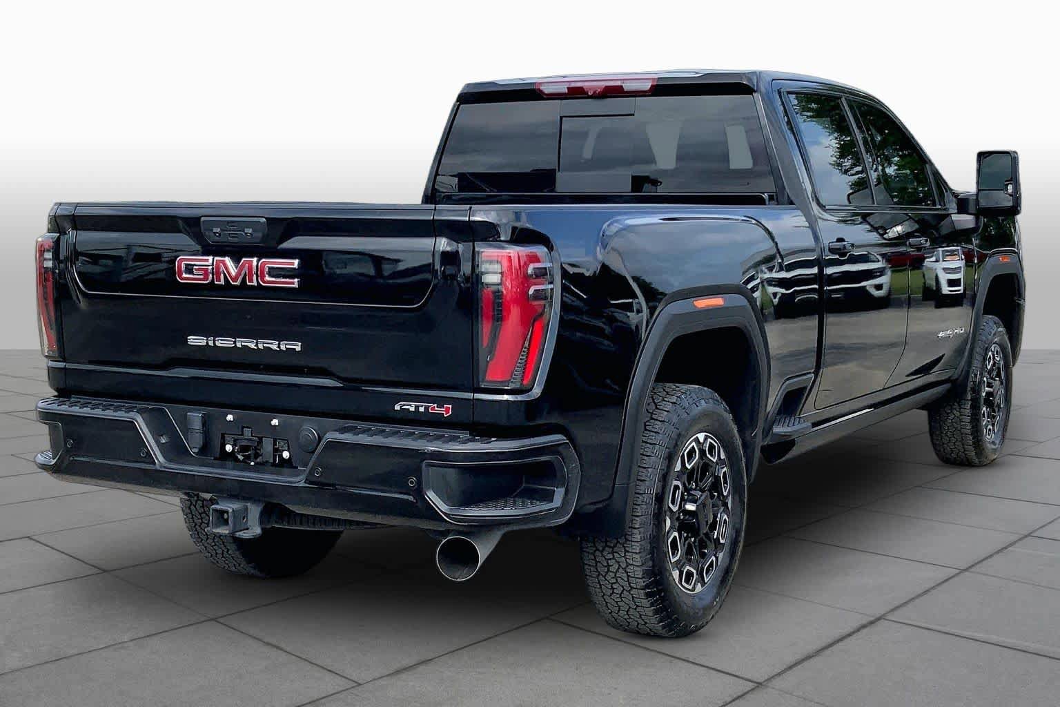 Used 2024 GMC Sierra 2500 AT4 w/ AT4 Premium Plus Package AWD/4WD image 13
