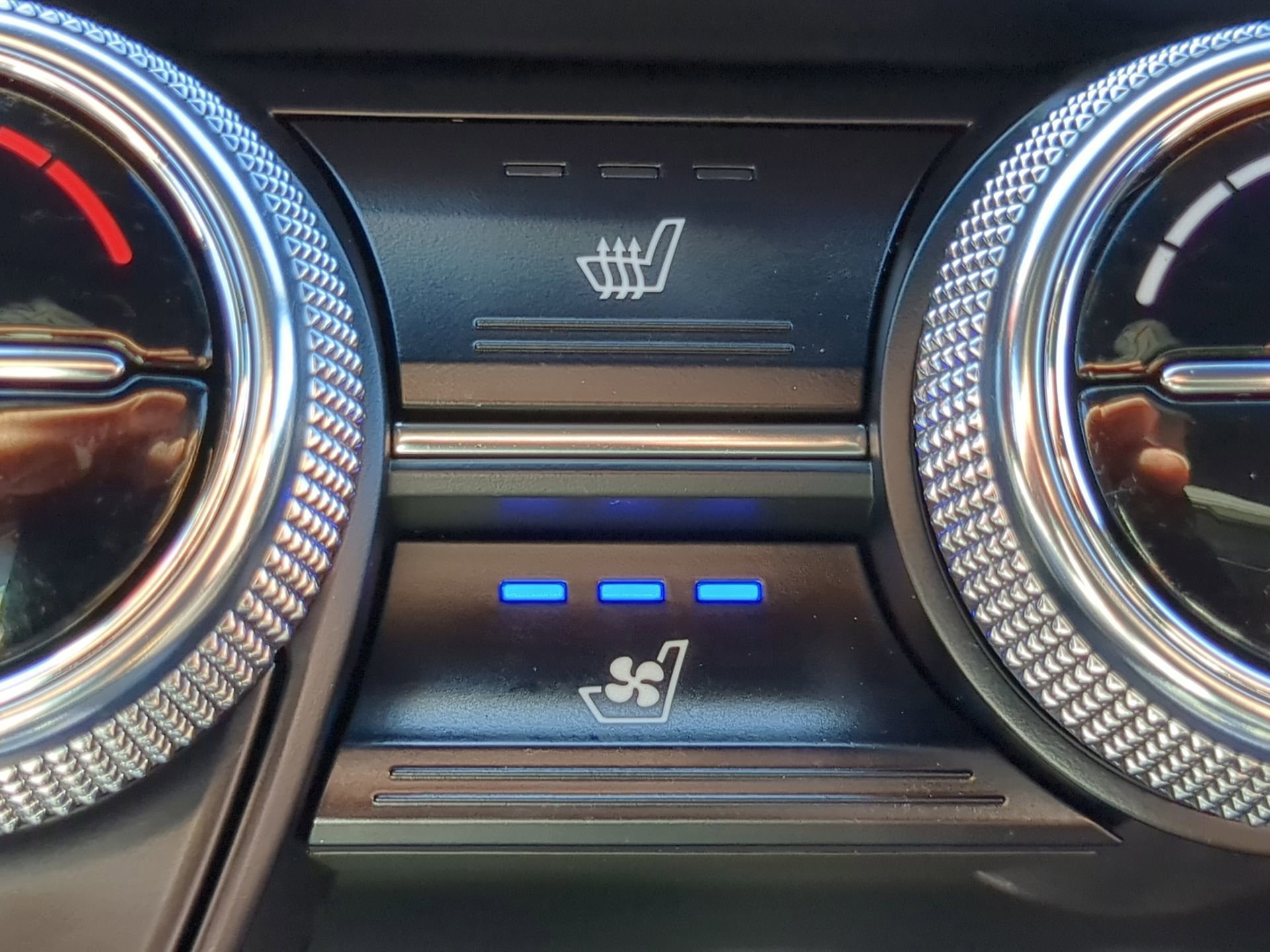 Used 2023 Genesis G70 2.0T w/ Sport Prestige Package image 49