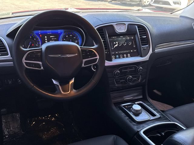 Used 2022 Chrysler 300 Touring w/ Sport Appearance Package RWD image 7