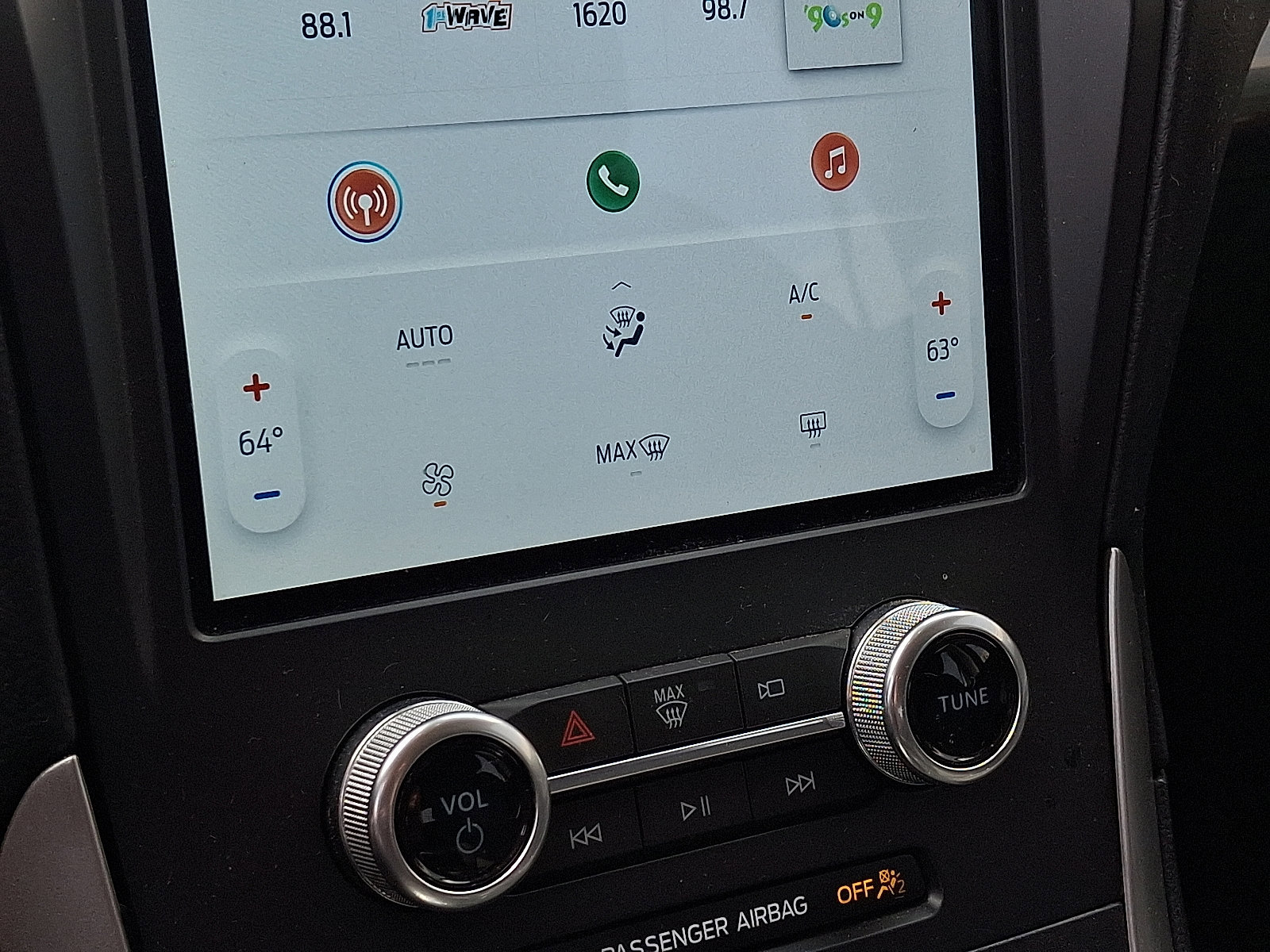 Certified 2022 Ford Edge SE w/ Black Appearance Package image 15