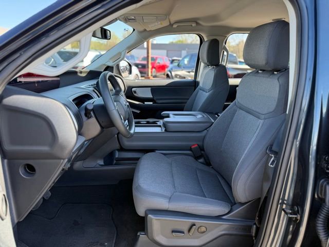 Certified 2025 Ford Expedition Active AWD/4WD image 14