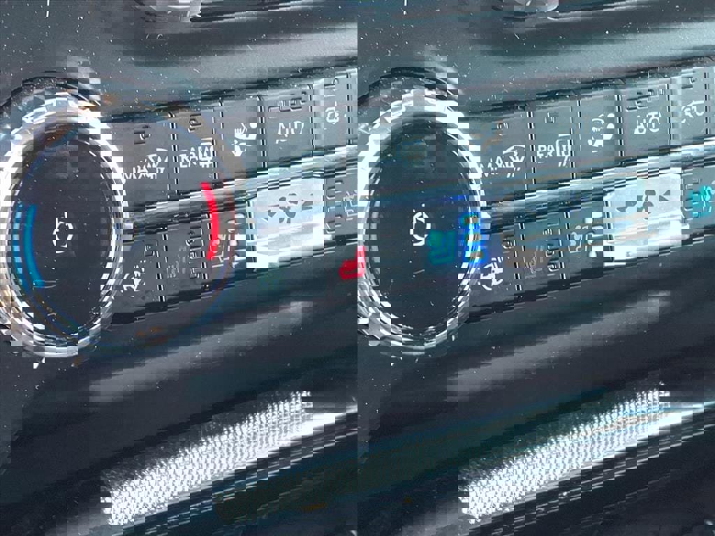 Certified 2024 Ford F150 Lariat w/ Equipment Group 502A High image 17