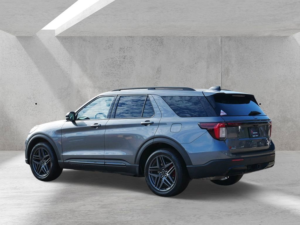 Certified 2025 Ford Explorer ST-Line w/ ST-Line Street Pack AWD/4WD image 4