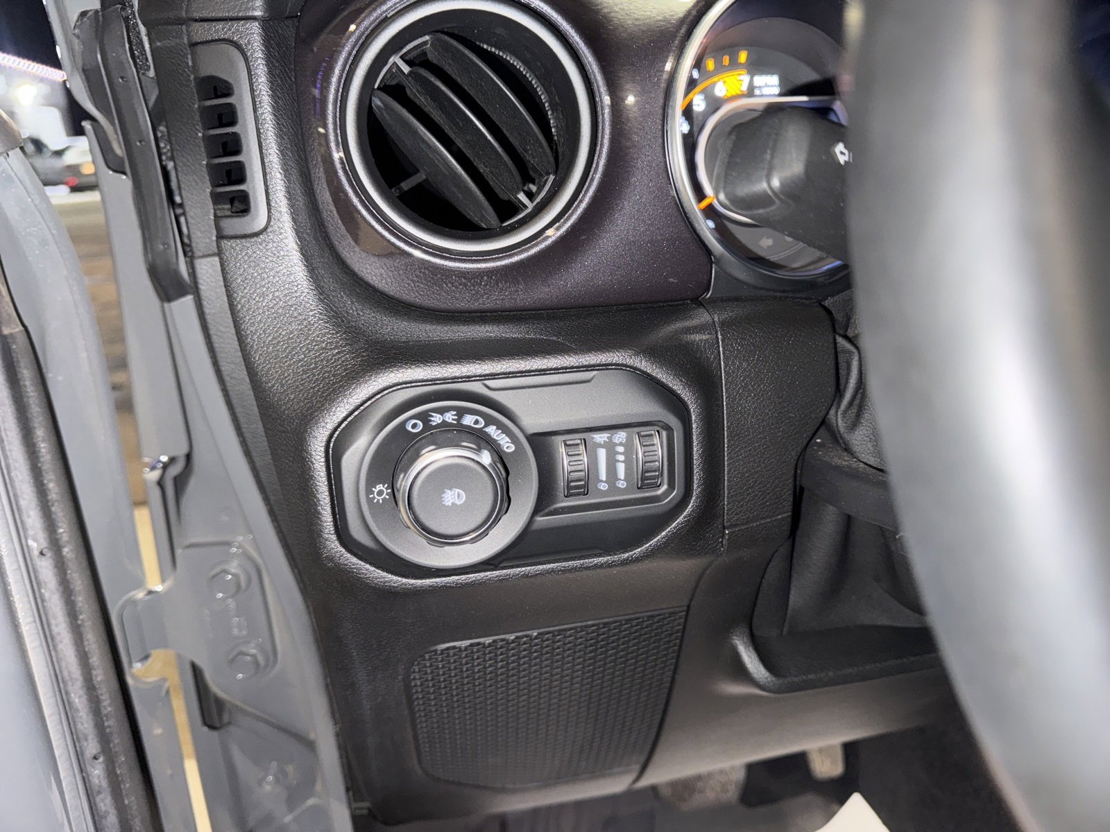 Used 2021 Jeep Wrangler Unlimited Sport image 23