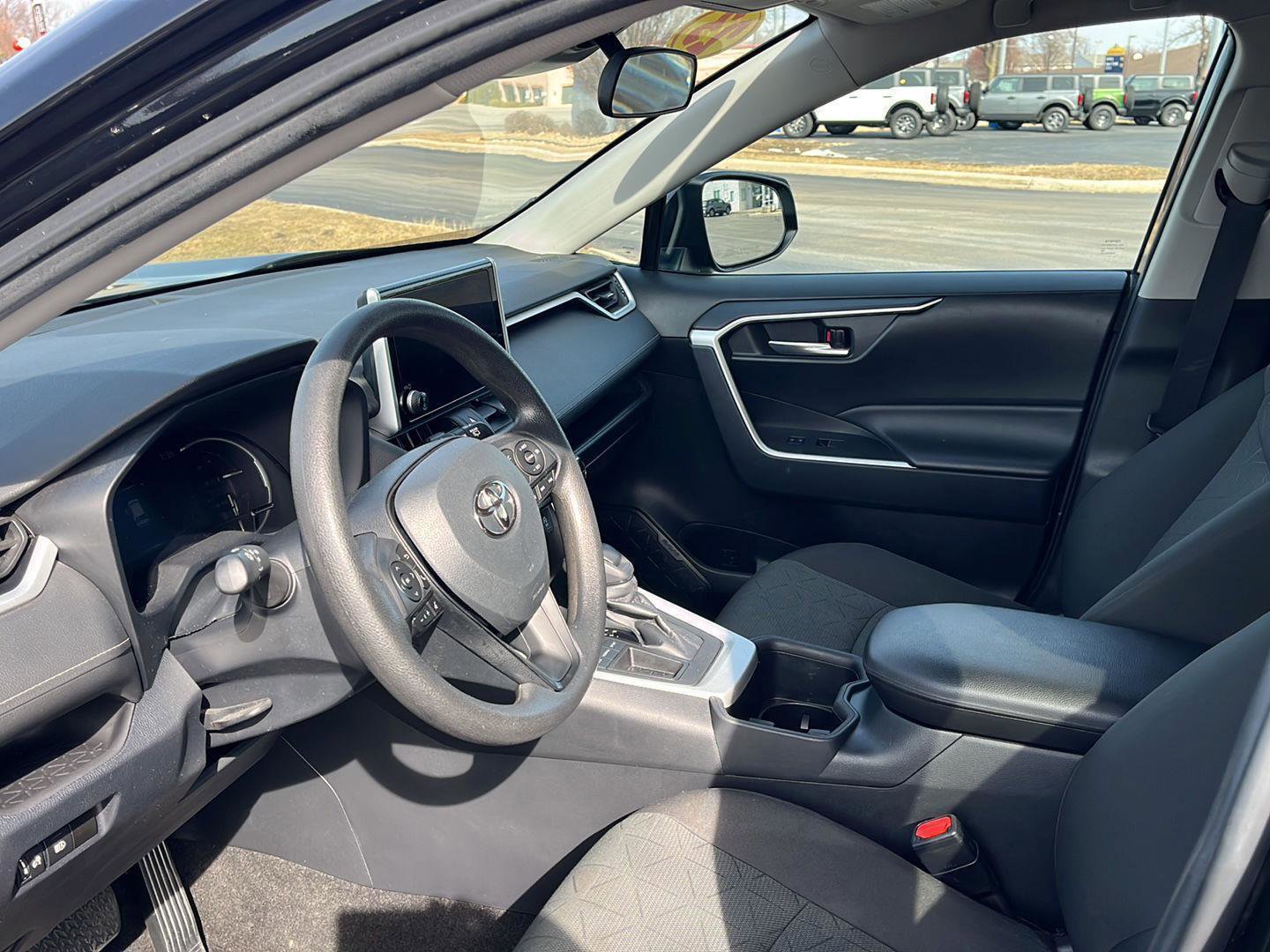 Used 2023 Toyota RAV4 XLE image 9