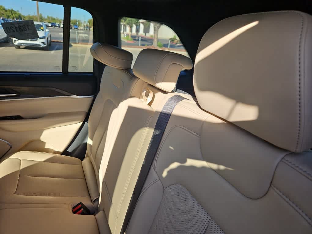 Used 2023 Jeep Grand Cherokee 4WD 4xe w/ Luxury Tech Group II image 12