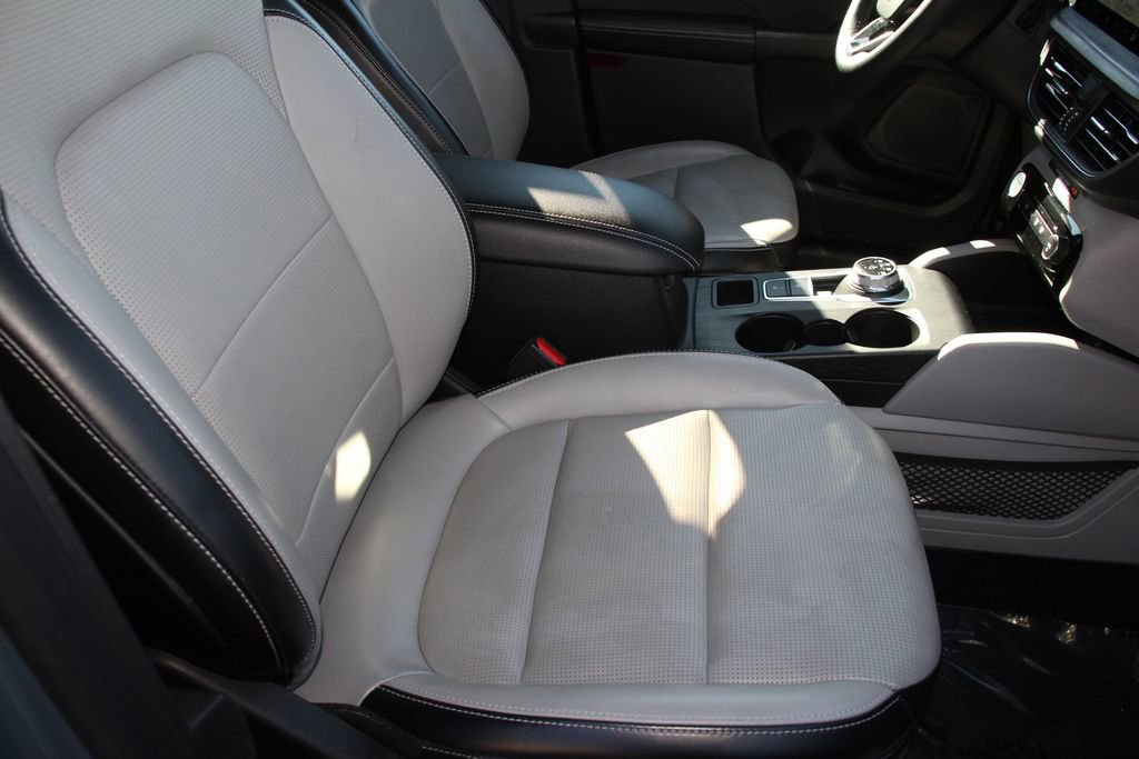 Certified 2023 Ford Escape Platinum image 28