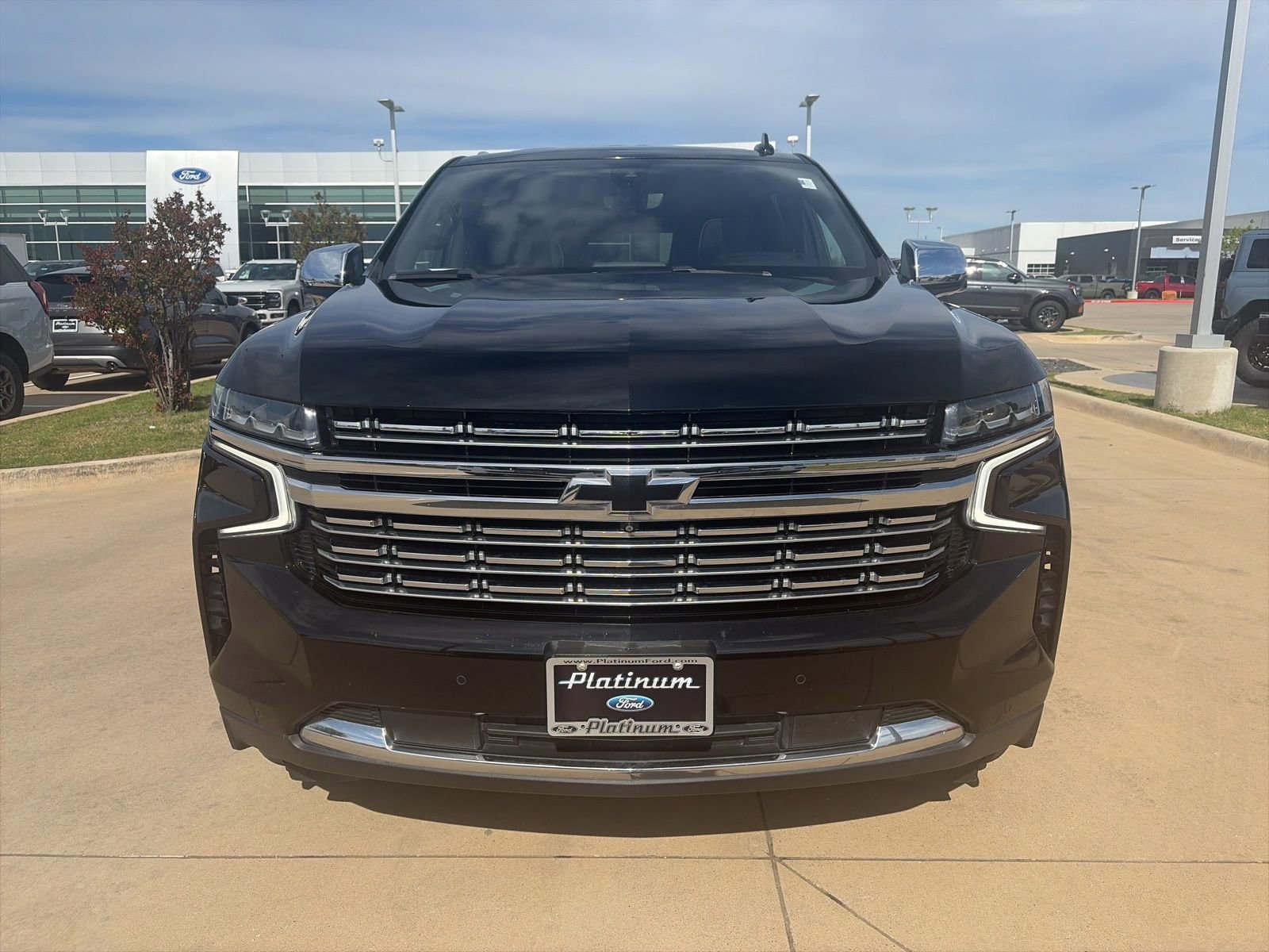 Used 2021 Chevrolet Suburban Premier w/ Premium Package RWD image 8