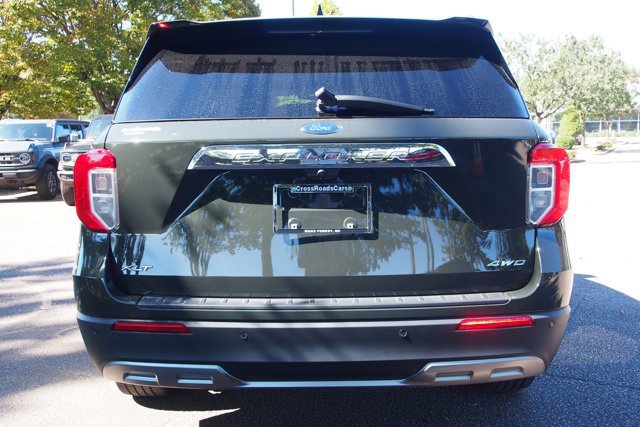 Certified 2022 Ford Explorer XLT w/ Equipment Group 202A image 4