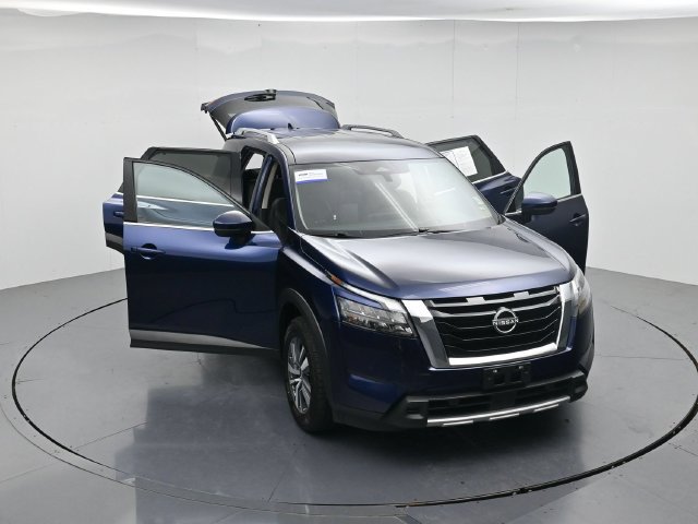 Used 2025 Nissan Pathfinder SL FWD image 51