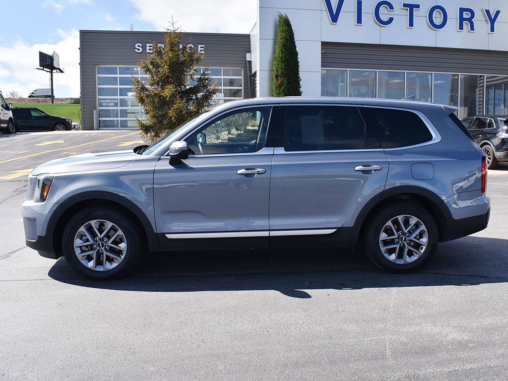 Used 2023 Kia Telluride LX AWD/4WD image 2