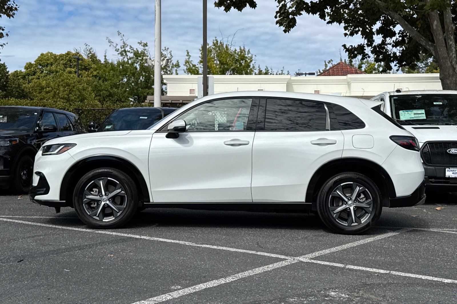 Used 2023 Honda HR-V EX-L image 8