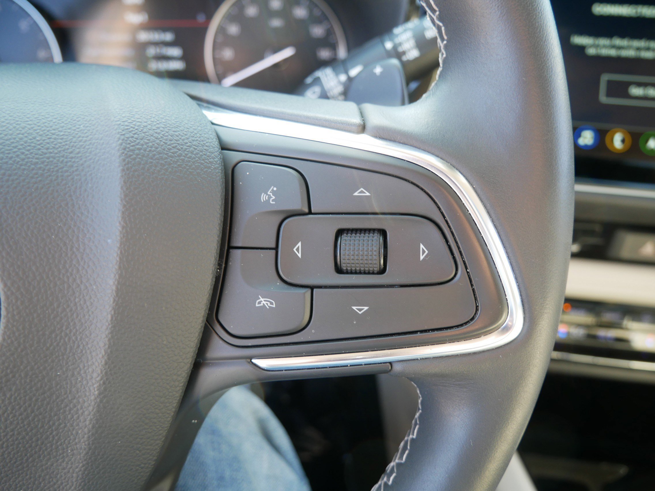 Used 2022 Buick Envision Avenir w/ Technology Package II image 34