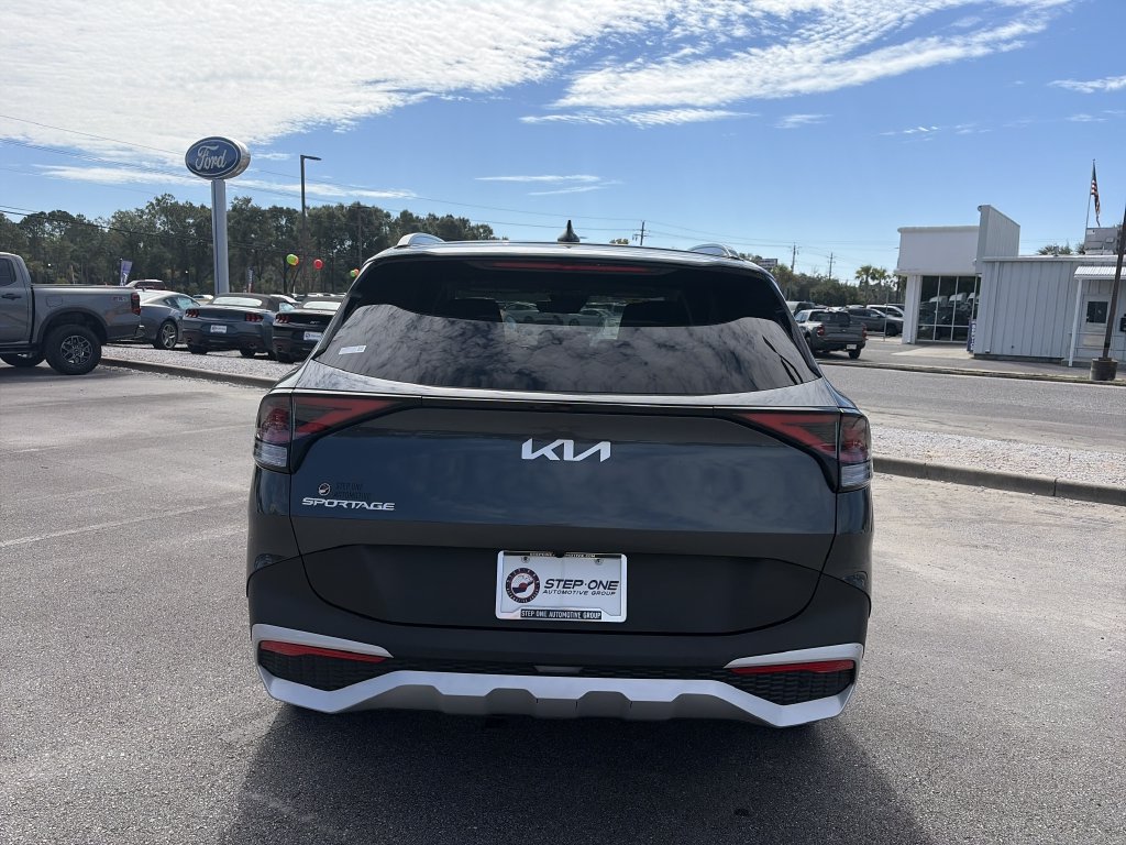 Used 2025 Kia Sportage EX w/ Premium Package FWD image 6