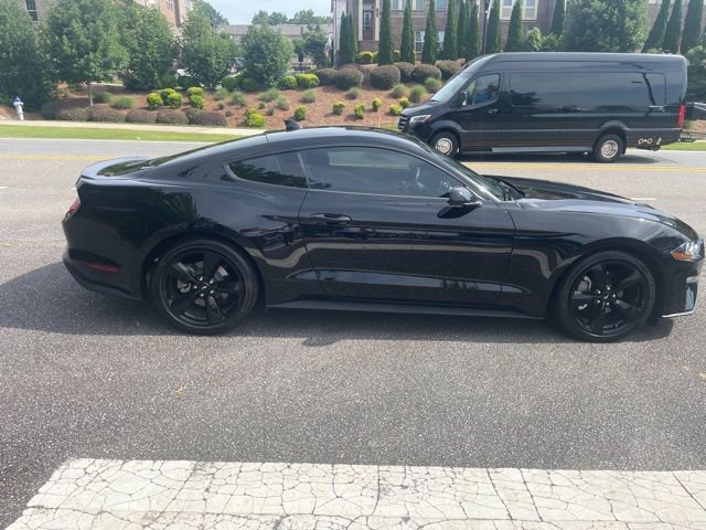 Certified 2022 Ford Mustang Coupe w/ Black Accent Package RWD image 4