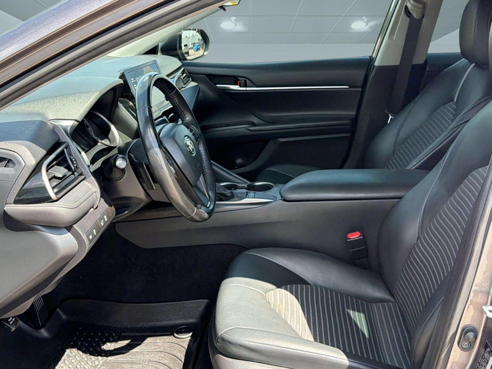 Used 2022 Toyota Camry SE FWD image 5