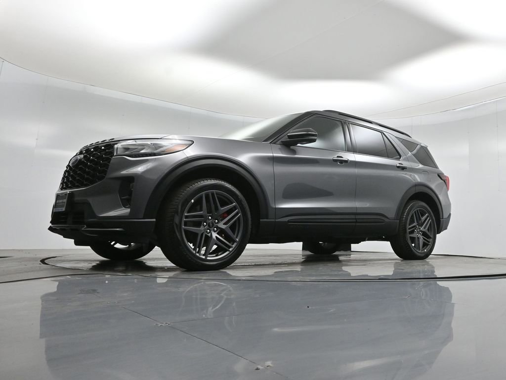 Certified 2025 Ford Explorer ST-Line w/ ST-Line Street Pack image 27