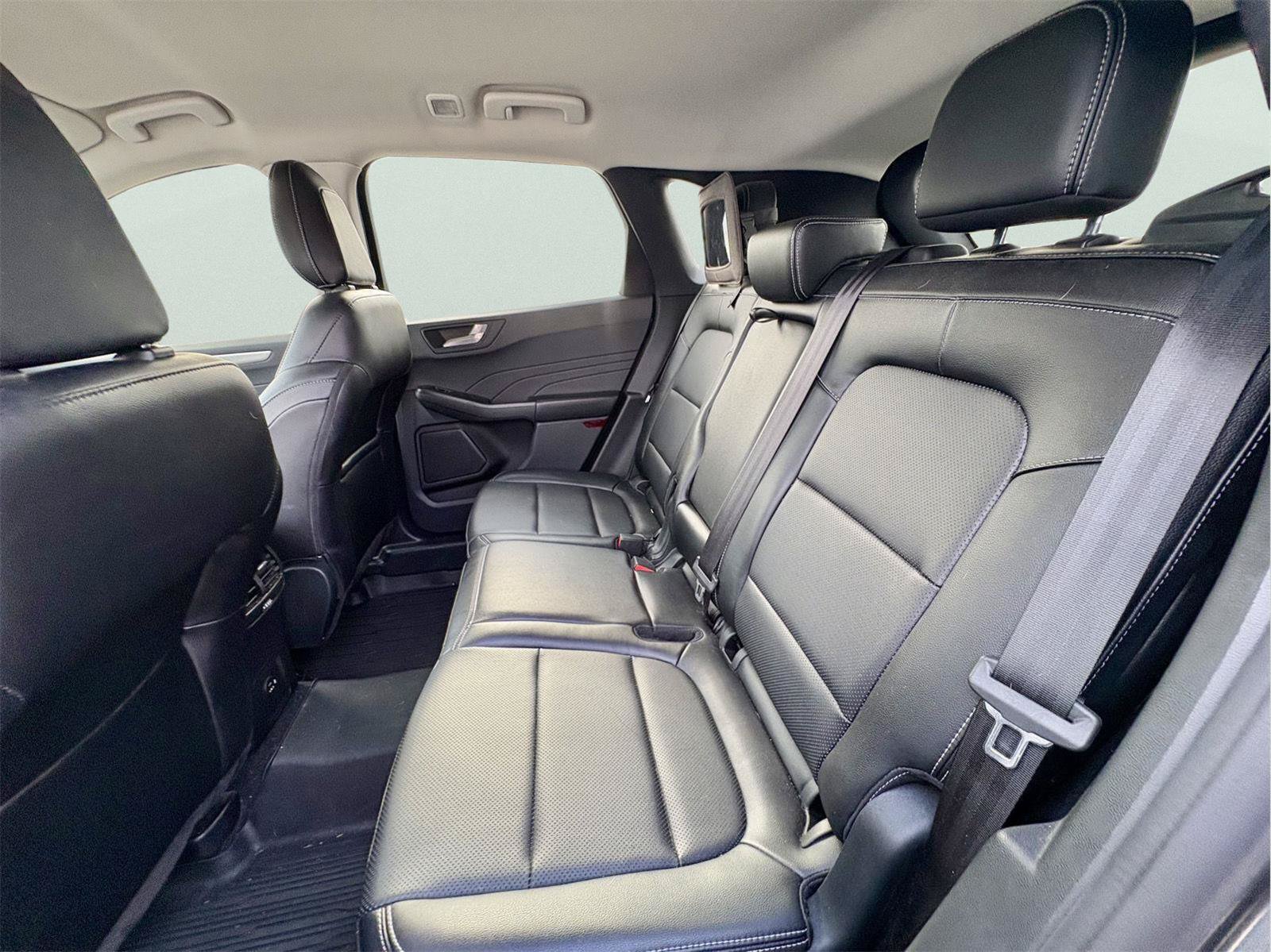 Certified 2022 Ford Escape SEL FWD image 11