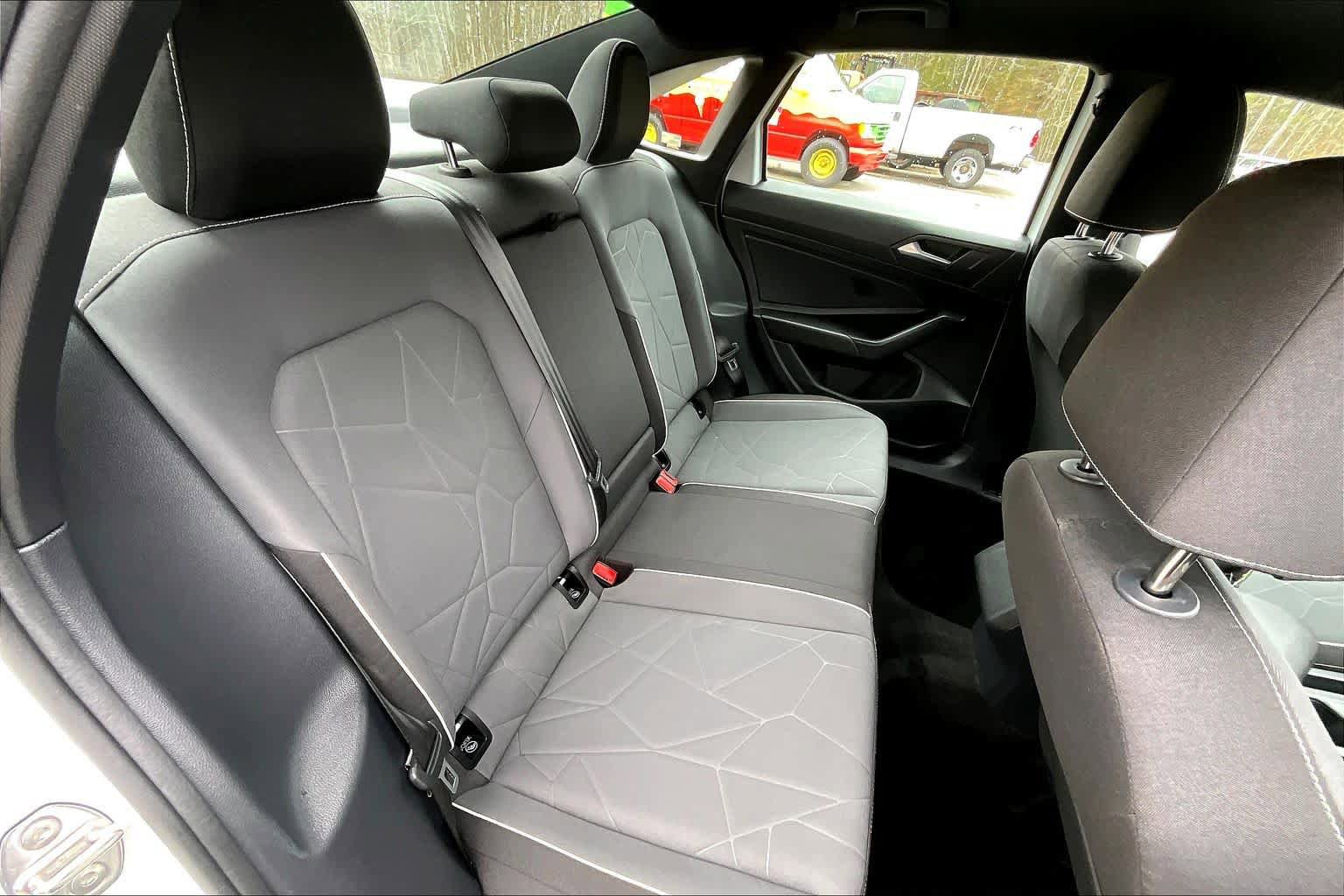 Used 2025 Volkswagen Jetta Sport FWD image 20