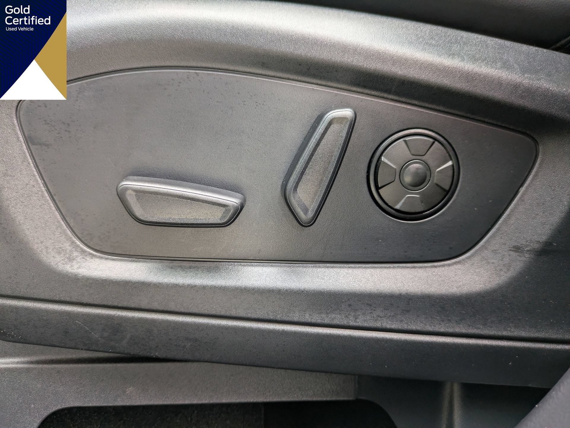 Certified 2025 Ford Explorer ST RWD image 25