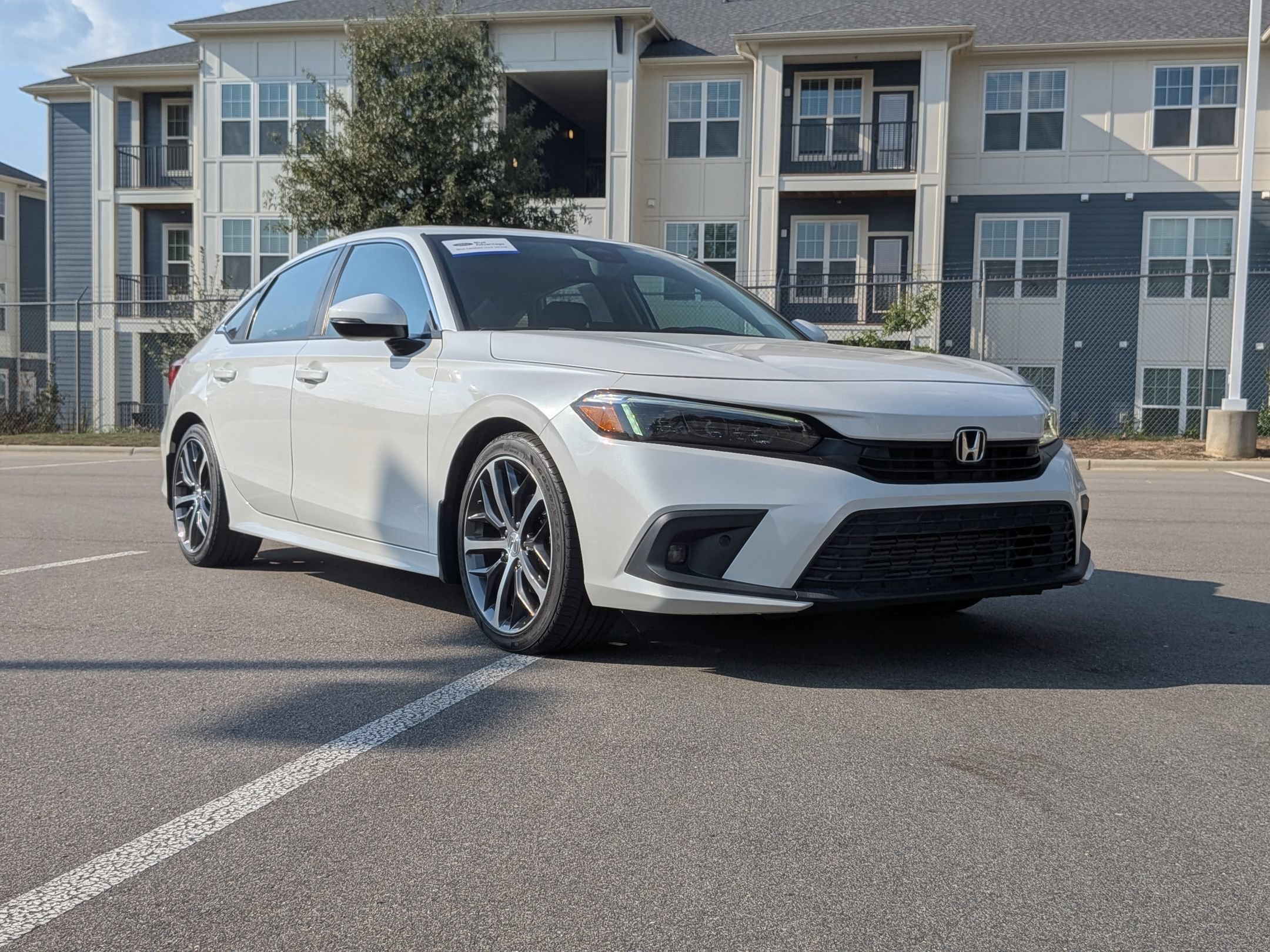 Used 2022 Honda Civic Touring image 1