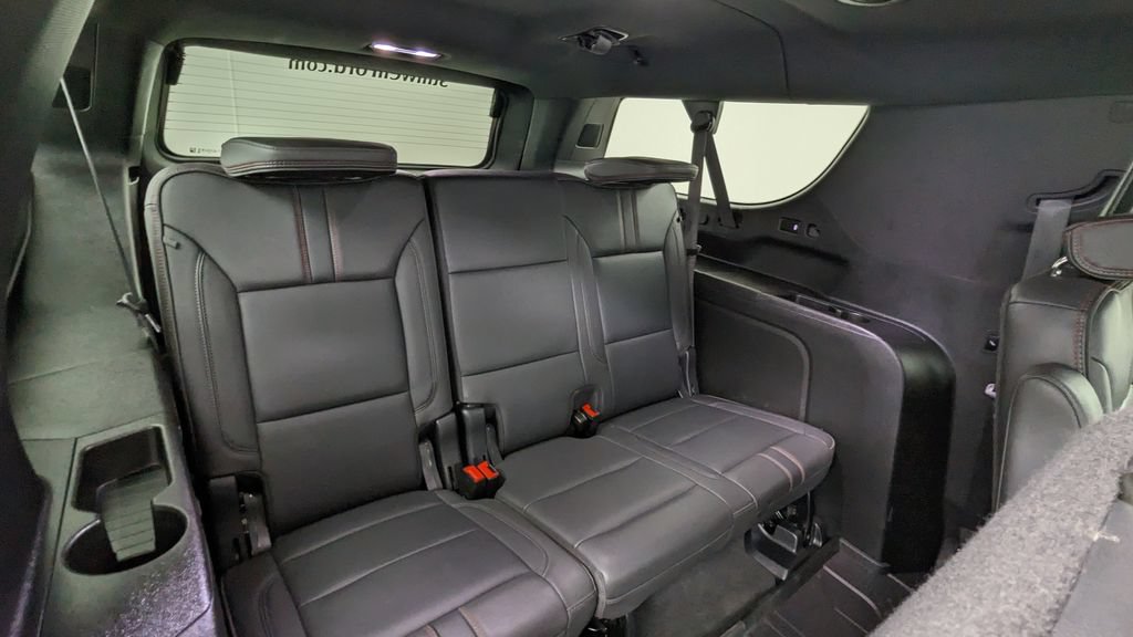 Used 2024 Chevrolet Suburban RST w/ Luxury Package AWD/4WD image 37