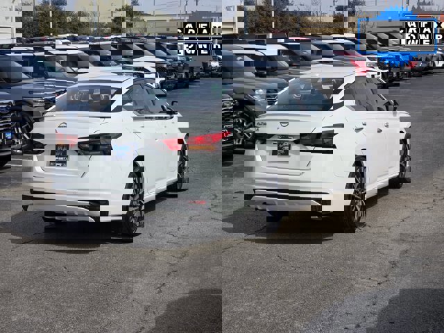 Used 2025 Nissan Altima 2.5 SV image 5