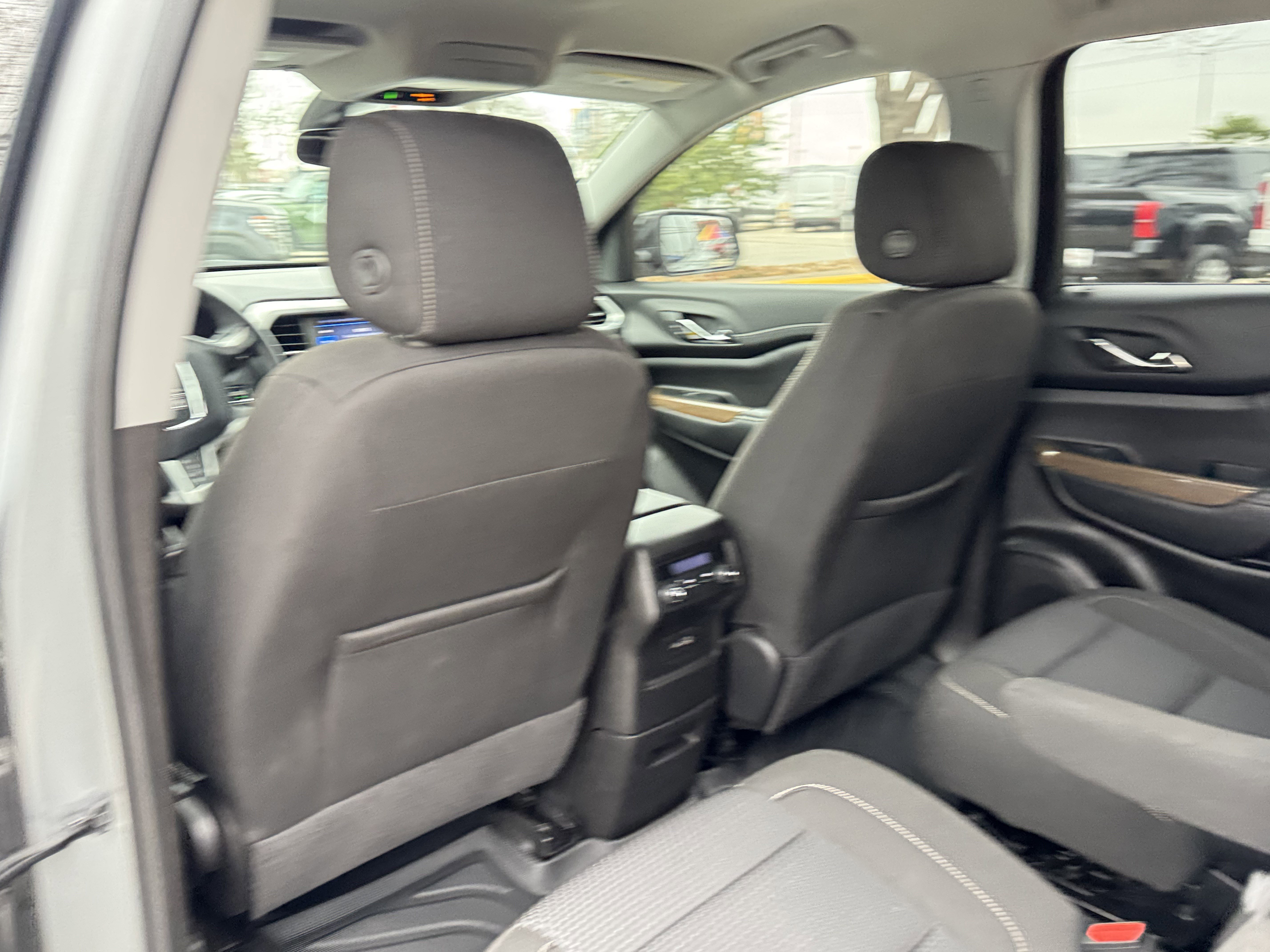 Used 2023 GMC Acadia SLE w/ Elevation Edition image 14