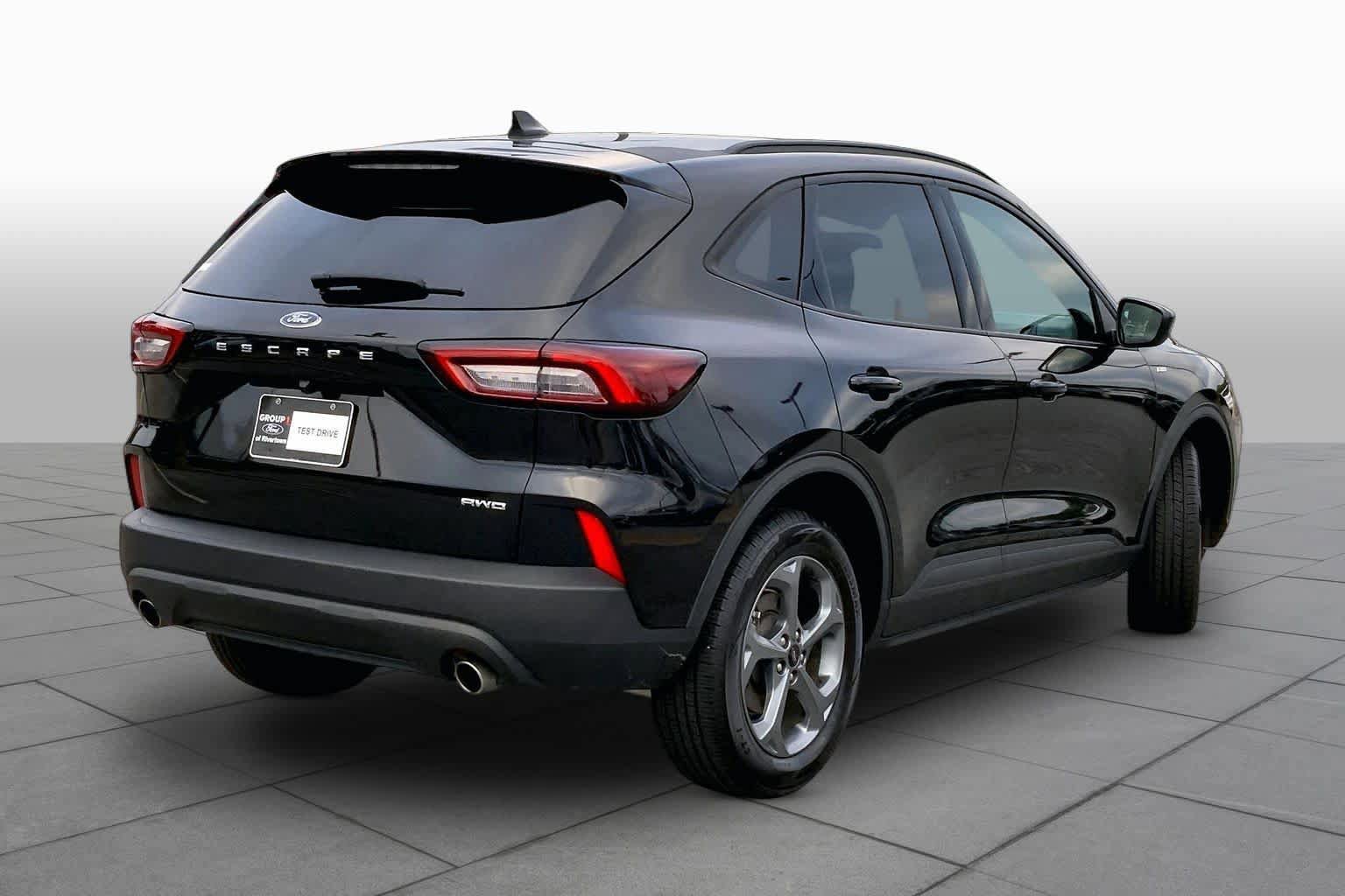 Certified 2025 Ford Escape ST-Line Select AWD/4WD image 12