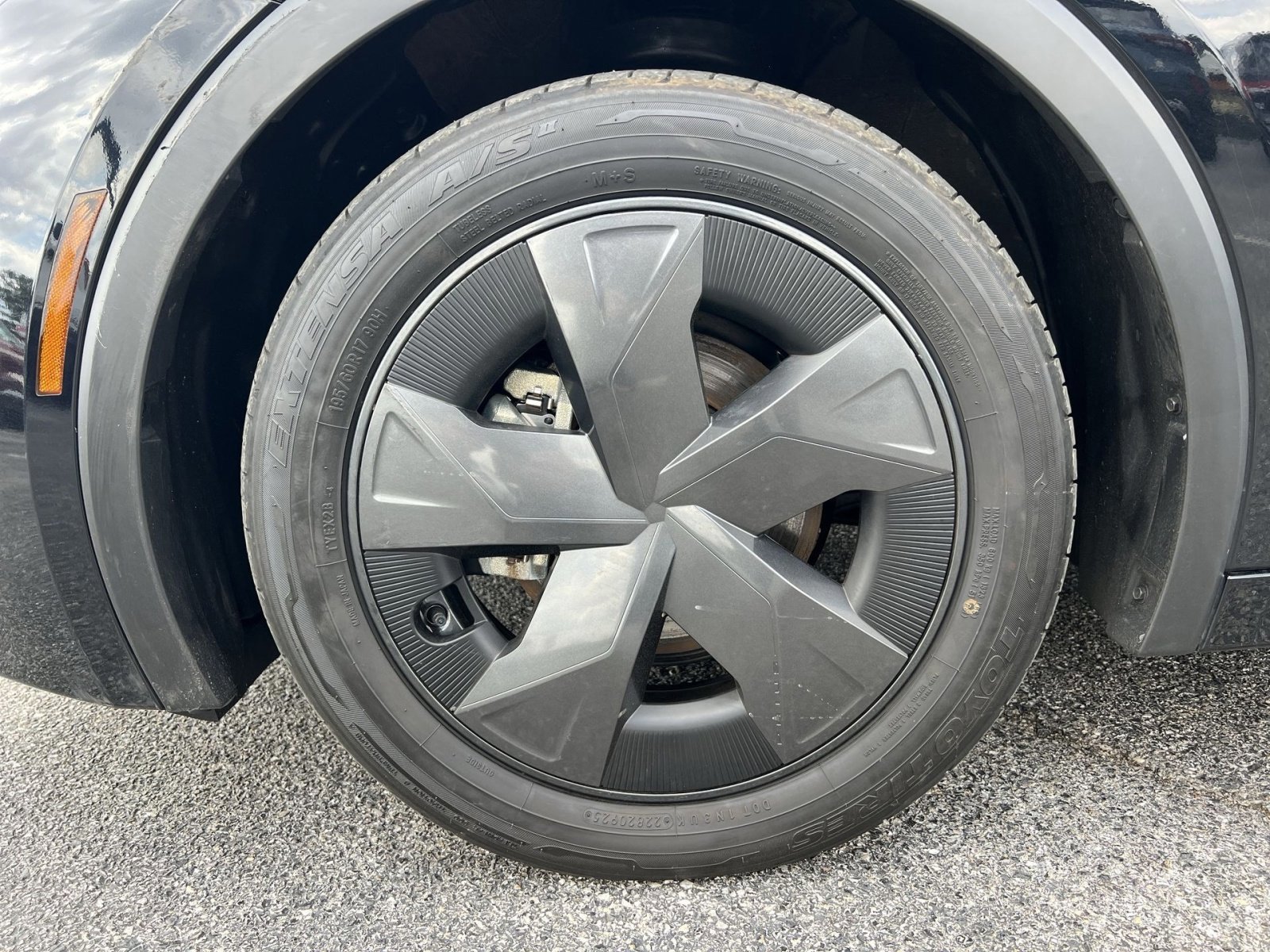 Used 2025 Toyota Prius LE image 12