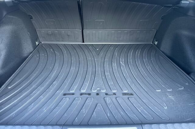 Used 2025 Toyota Prius XSE 5D Hatchback image 12