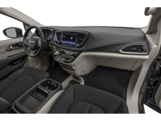 Used 2021 Chrysler Pacifica Touring-L w/ S Appearance Package FWD image 18