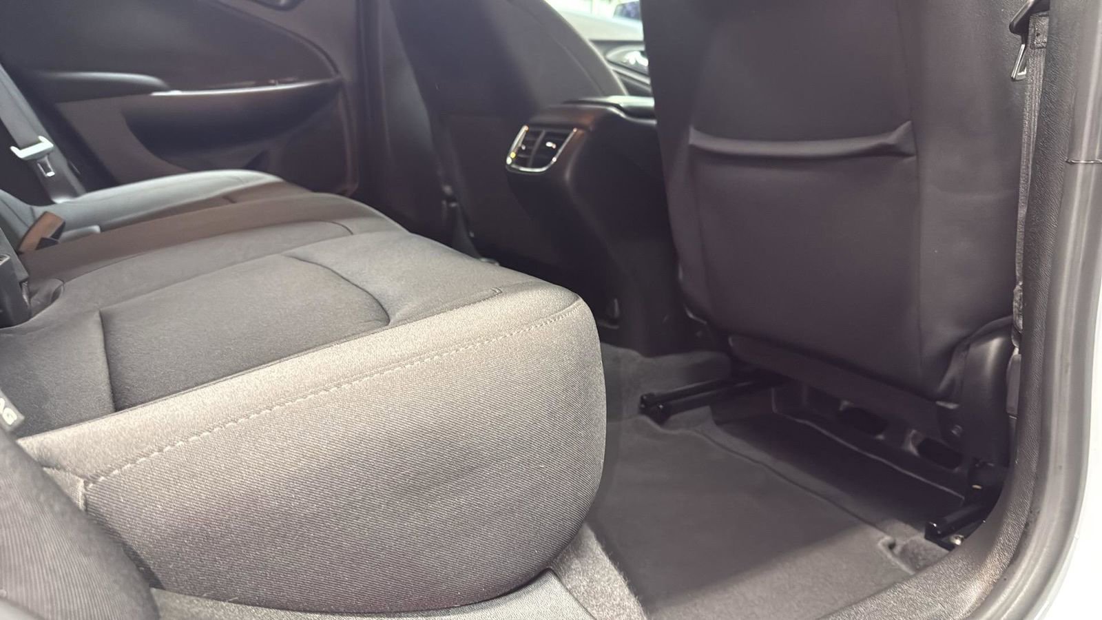 Used 2024 Chevrolet Malibu LT image 27