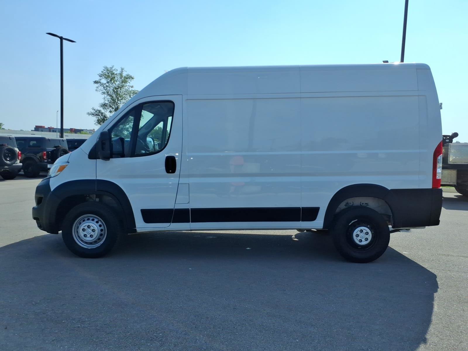 Used 2024 RAM ProMaster 2500 w/ Convenience Group FWD image 6
