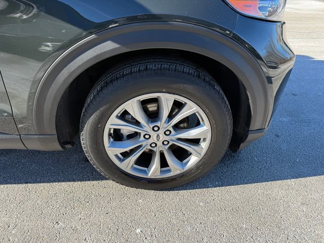 Certified 2022 Ford Explorer XLT w/ Equipment Group 202A image 30