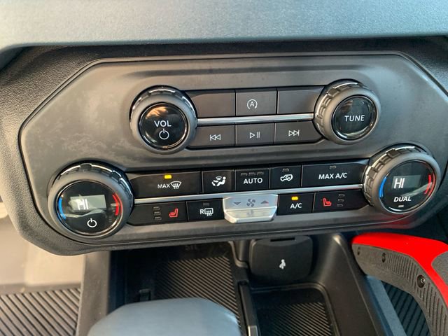 Certified 2025 Ford Bronco Heritage Edition AWD/4WD image 28
