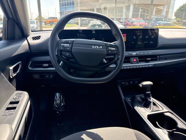 Used 2025 Kia K4 FWD image 12