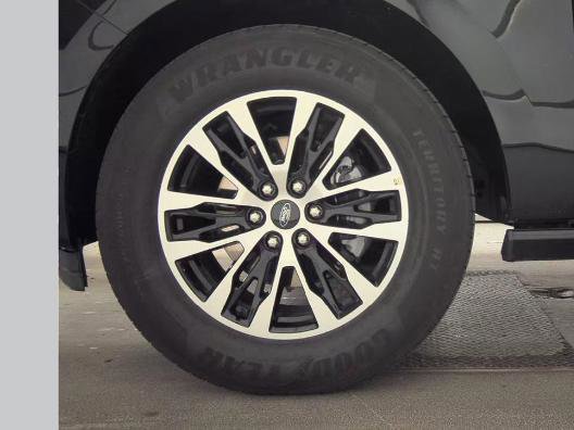 Certified 2025 Ford Expedition Platinum AWD/4WD image 8