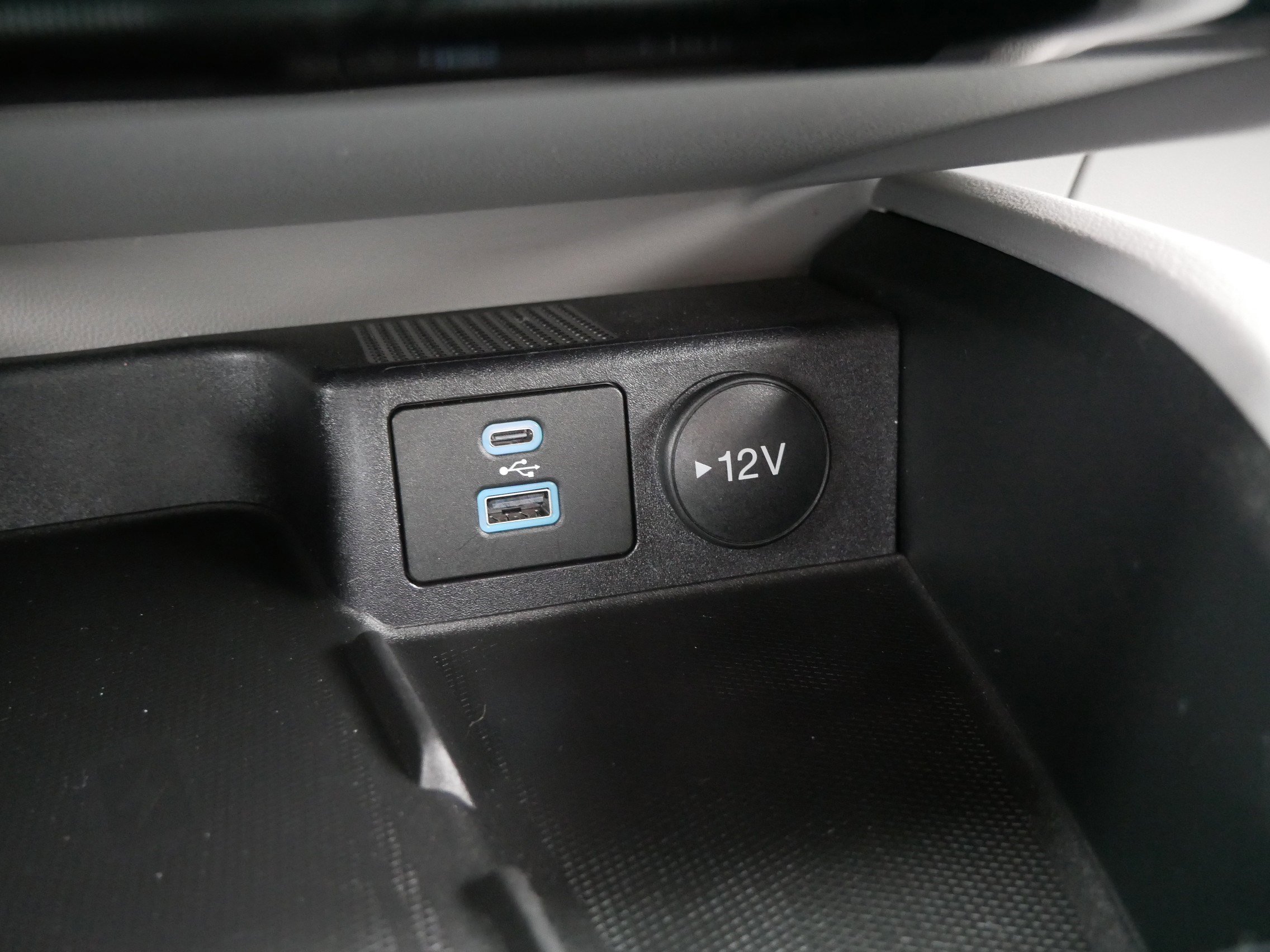 Certified 2023 Ford Escape Platinum w/ Premium Technology Package AWD/4WD image 33