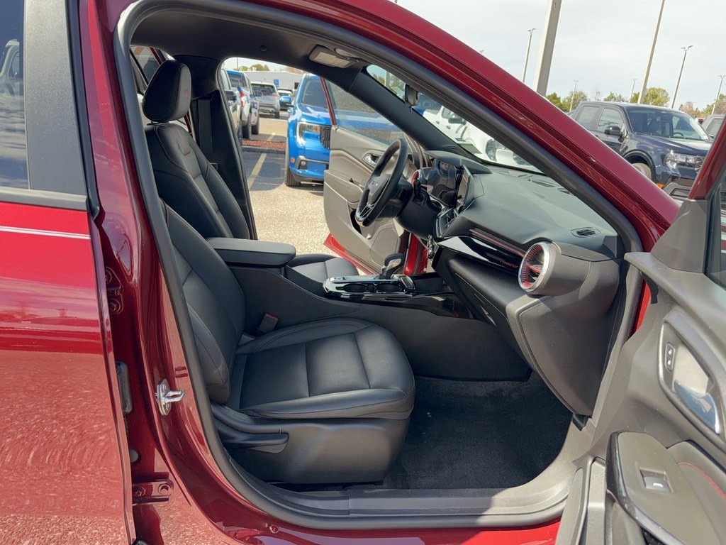 Used 2024 Chevrolet Trax RS w/ Driver Confidence Package image 14