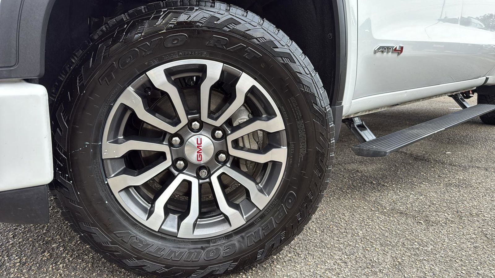 Used 2021 GMC Sierra 1500 AT4 w/ AT4 Preferred Package image 9