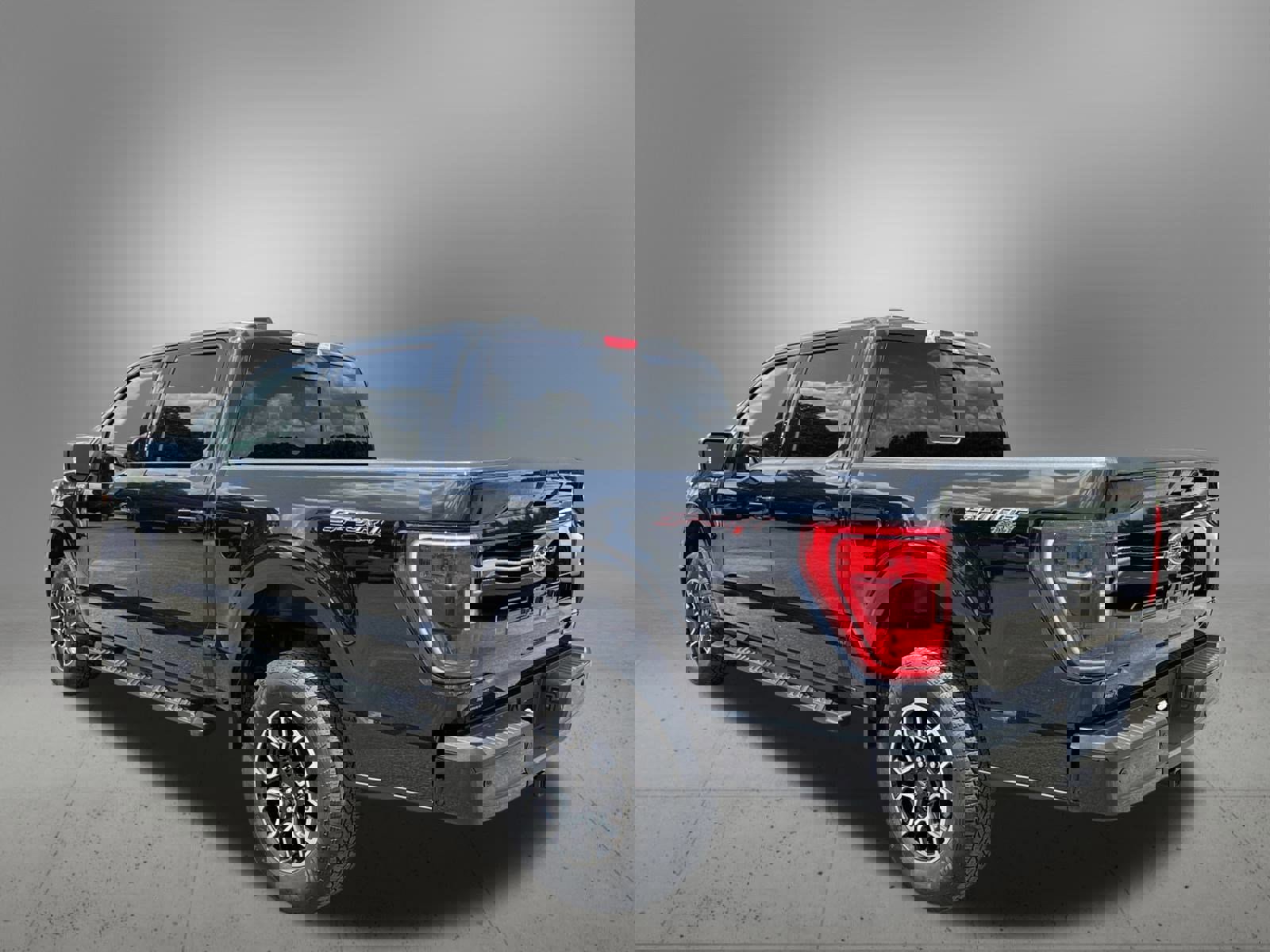 Certified 2022 Ford F150 XLT w/ Equipment Group 302A High image 3