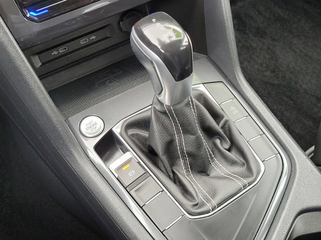 Used 2022 Volkswagen Tiguan SE image 22