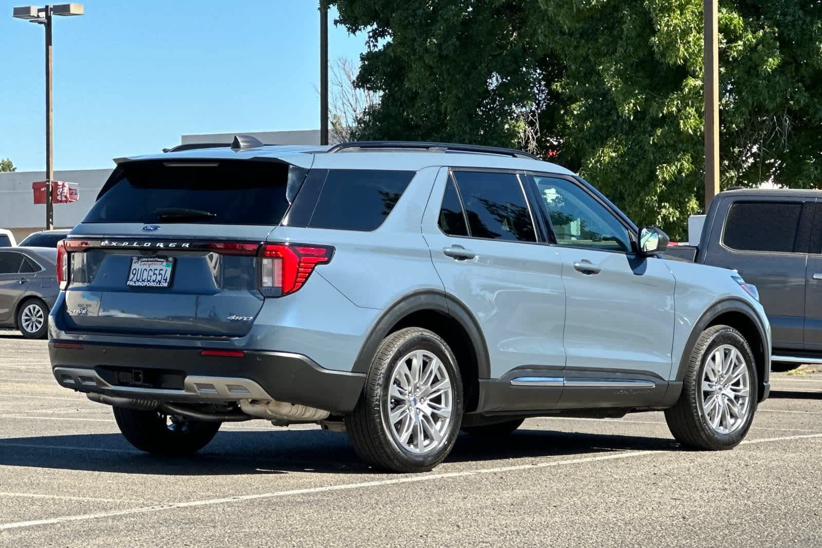 Certified 2025 Ford Explorer Active w/ Active Comfort Package AWD/4WD image 2