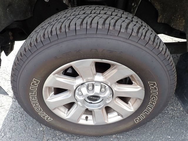 Certified 2022 Ford F350 Platinum w/ FX4 Off-Road Package AWD/4WD image 12