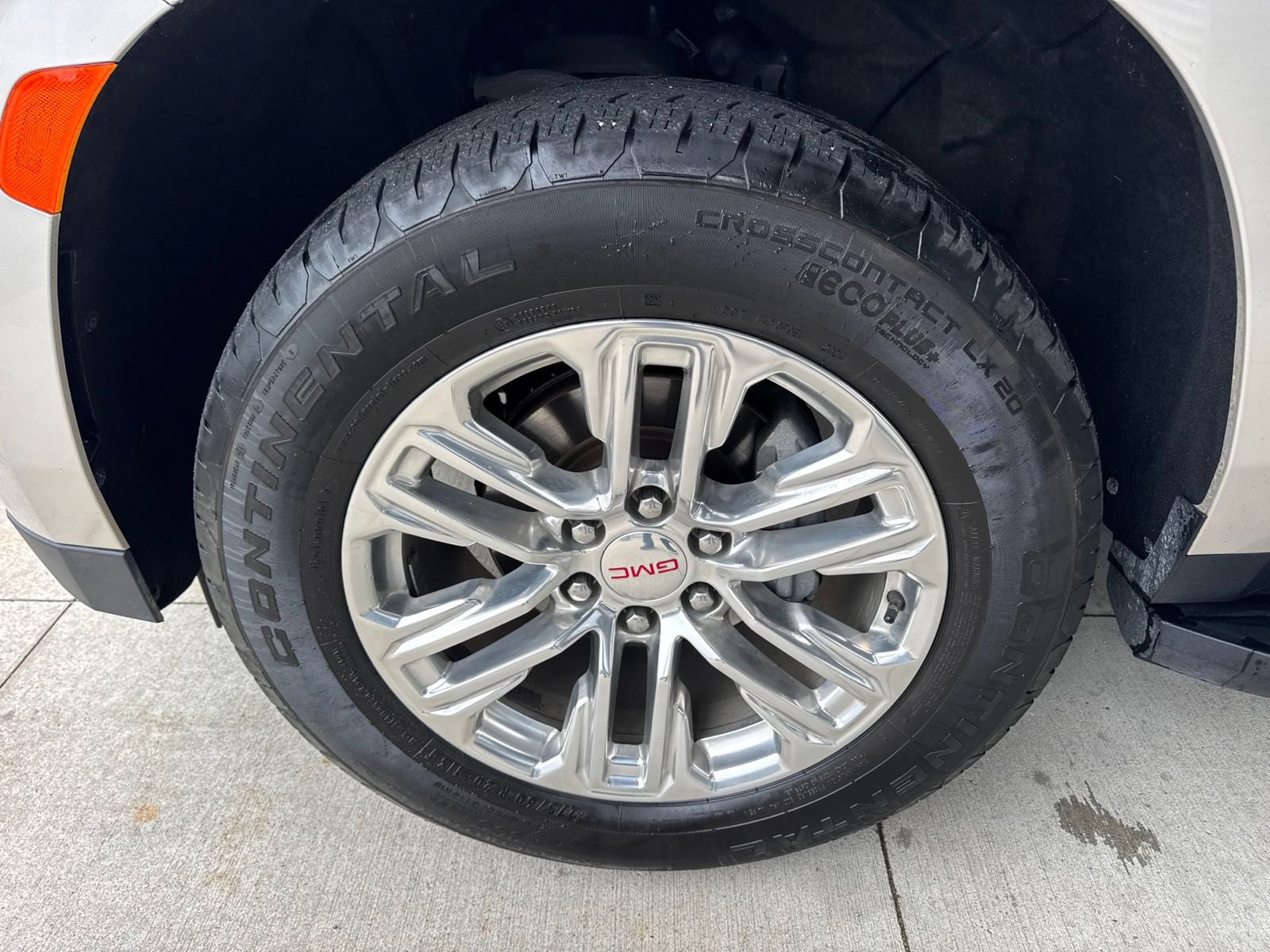 Used 2021 GMC Yukon SLT w/ SLT Premium Package AWD/4WD image 18
