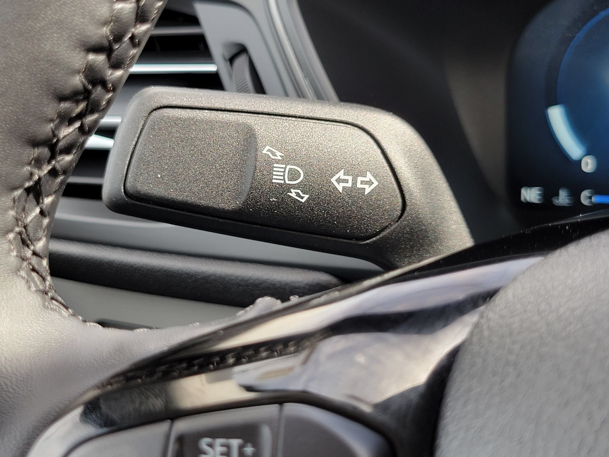 Certified 2025 Ford Escape Active w/ Active Premium Tech Pack AWD/4WD image 15