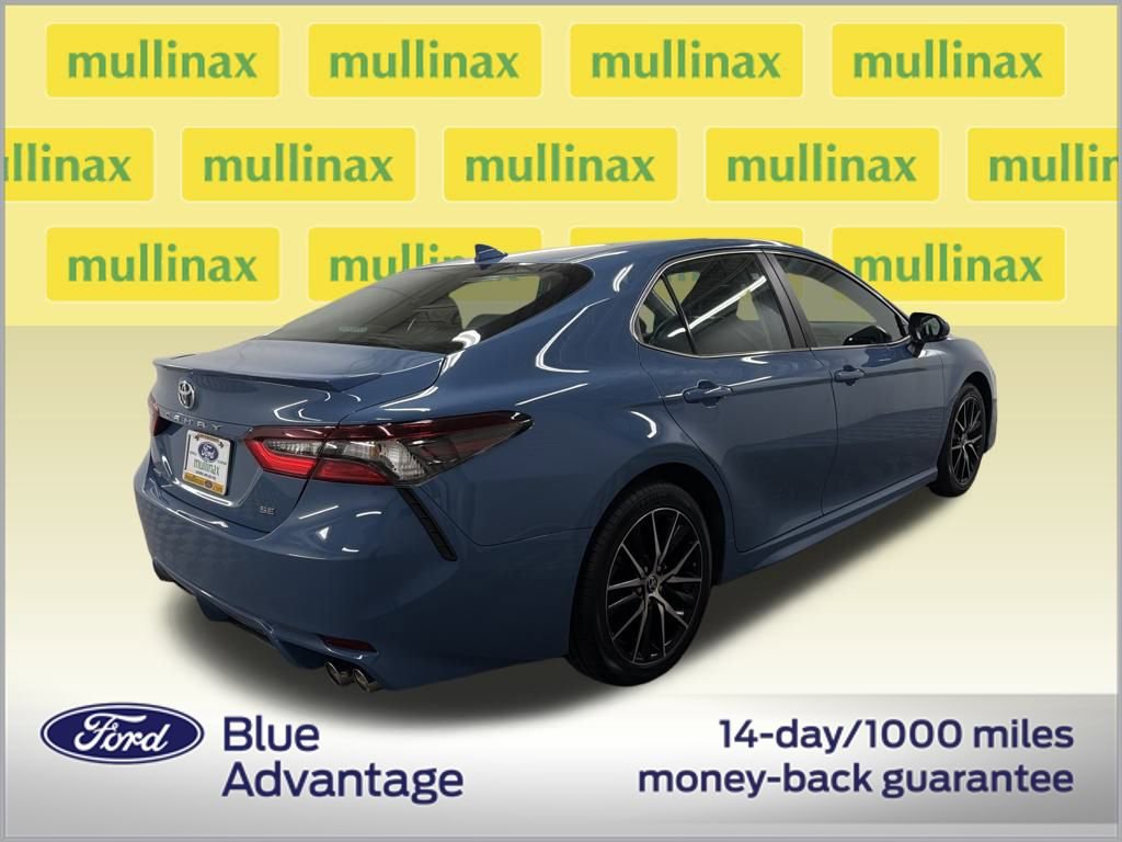 Used 2023 Toyota Camry SE image 3