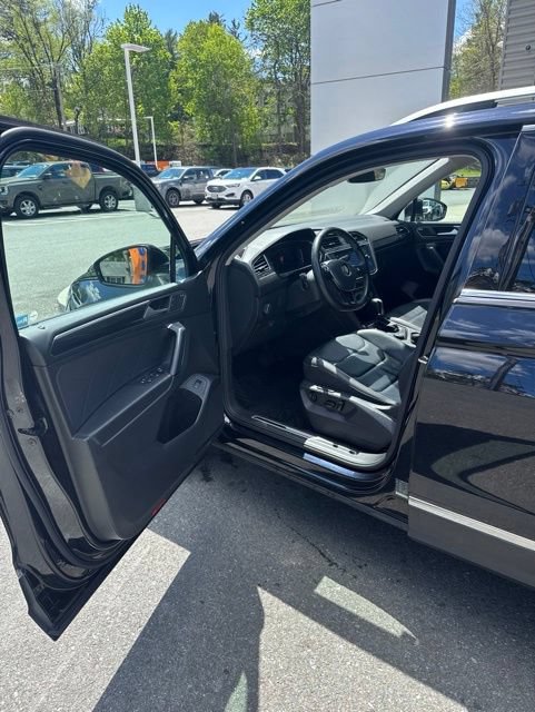 Used 2019 Volkswagen Tiguan SEL Premium AWD/4WD image 16