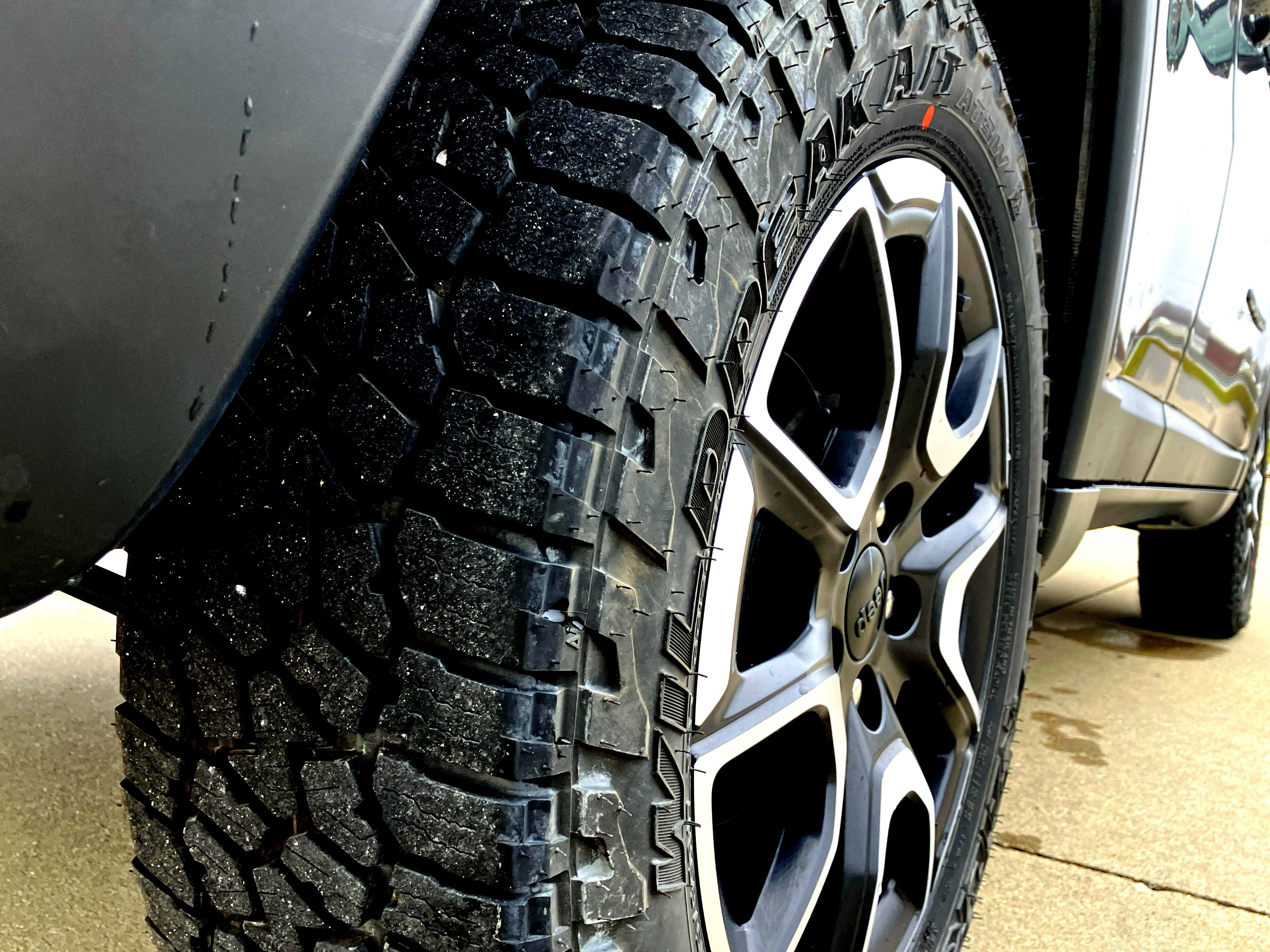 Used 2024 Jeep Compass Trailhawk w/ Trailhawk Elite Group image 10